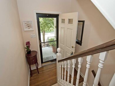 Entry/Foyer.