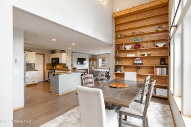 Dining kitchen