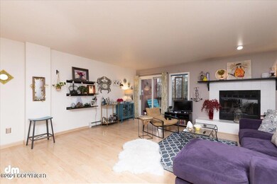 03-Living Room 20211019-DW-2447