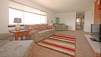 7 Living room