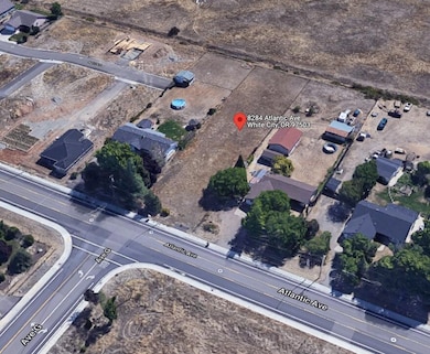 8284 Atlantic Ave, White City, OR 97503 - photo 2