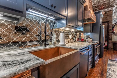 113 S Commerce St, Gainesville, TX 76240 - photo 4