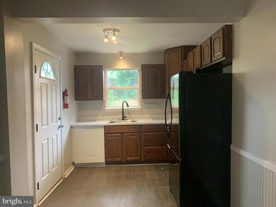 53 Beech St, Pottstown, PA 19464 - photo 4