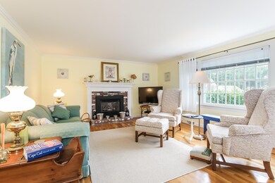 005-photo-living-room-6323490