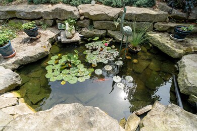 425 N Division St, Marshall, MI 49068 - photo 2