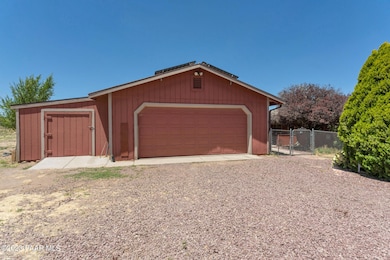 860 W Rolling Hills Rd, Paulden, AZ 86334 - photo 3