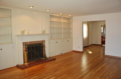 25 Erie Rd, Columbus, OH 43214 - photo 3