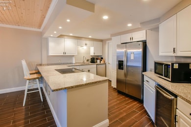 711 W Lakeshore Dr unit 408C, Port Clinton, OH 43452 - photo 5