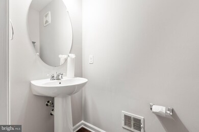 16878 Porters Inn Dr unit 52, Dumfries, VA 22026 - photo 7