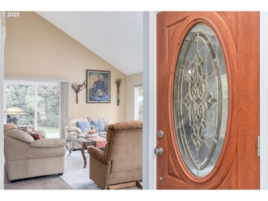 Living Room/Entrance