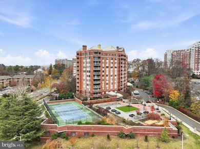 The Fallswood, Rockville, MD 20852 - photo 2