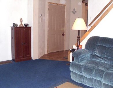Entry/Foyer.
