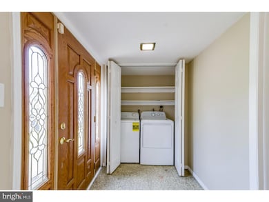 55 Bloomfield Ln, Willingboro, NJ 08046 - photo 2