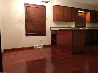 Eat-in Kitchen