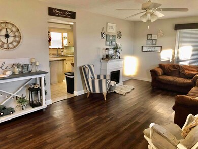 403C5C1F-CEF7-40E5-8EA0-A0D6F5CB427F<|><