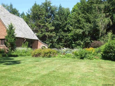 142 Droms Rd, Schenectady, NY 12302 - photo 3