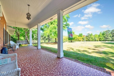 206 Kittys Ln, Erwin, NC 28339 - photo 5