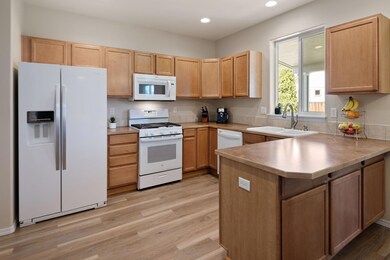 3351 SW Metolius Meadow Ct, Redmond, OR 97756 - photo 2