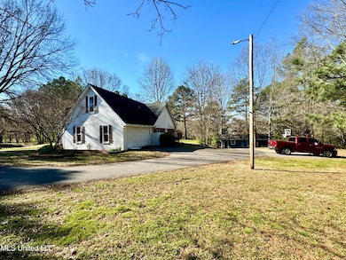 11185 Whispering Pines Dr, Olive Branch, MS 38654 - photo 4