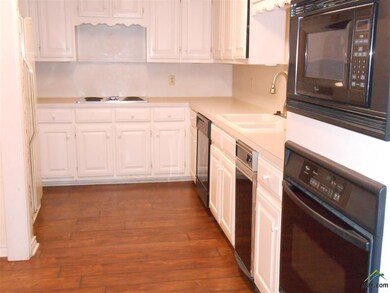 310 Amberwood Cir, Tyler, TX 75701 - photo 4