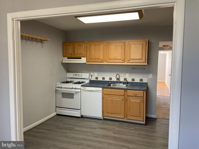 1623 Parkcrest Cir unit 201, Reston, VA 20190 - photo 3