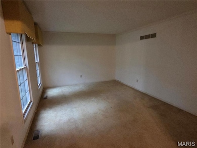 939 Wynhaven Ln, Ballwin, MO 63011 - photo 7