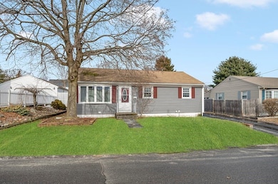 114 Mcgirr St, Cumberland, RI 02864 - photo 2