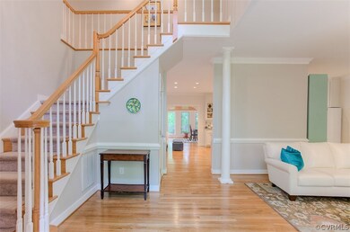Entry, flexible formal room to the right, view int