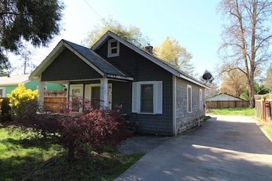 511 SE Riverside Ave, Grants Pass, OR 97526 - photo 2