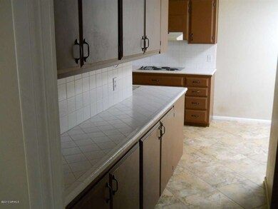 2613 E Mitchell (7)