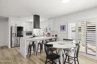 11-web-or-mls-721-w-port-royale-ln