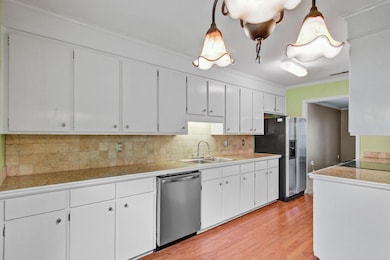 978 Governors Rd, Mount Pleasant, SC 29464 - photo 3