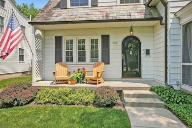 202 N Stanwood Rd