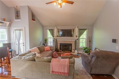 106 W Laredo Trail, Raymore, MO 64083 - photo 6