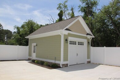 Detached garage
