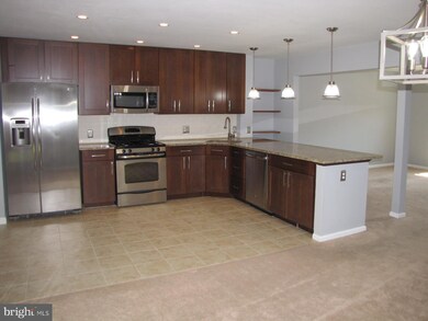 9502 Poplar Leaf Ct, Fairfax, VA 22031 - photo 2