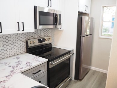 962 S Weatherred Dr unit 962, Richardson, TX 75080 - photo 2