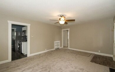609 E 7 1/2 St N, Newton, IA 50208 - photo 4
