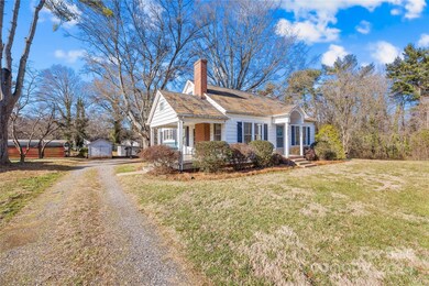 1103 N Center St, Statesville, NC 28677 - photo 2