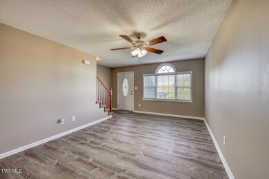 119 Amanda Ln Unit #1-6
