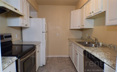14354 S College St, Glenpool, OK 74033 - photo 6