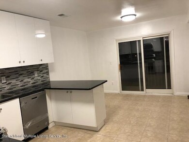 1184 Clove Rd, Staten Island, NY 10301 - photo 3