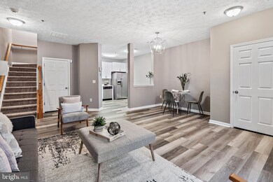 8212 Barrington Ct, Severn, MD 21144 - photo 3