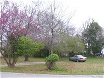 Lot is large enough to build a second duplex unit.