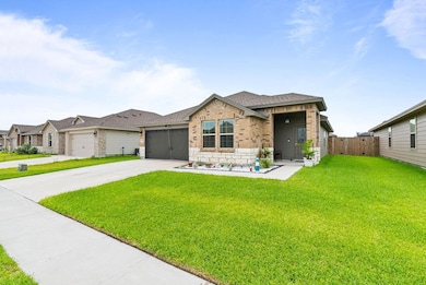 7753 Lariat Toss Dr, Corpus Christi, TX 78414 - photo 3