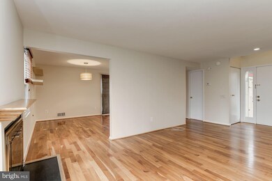 9013 Blue Pool, Columbia, MD 21045 - photo 5