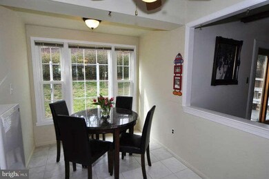 5002 King Solomon Dr, Annandale, VA 22003 - photo 4