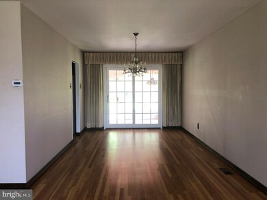 208 Surrey Rd, Chalfont, PA 18914 - photo 5