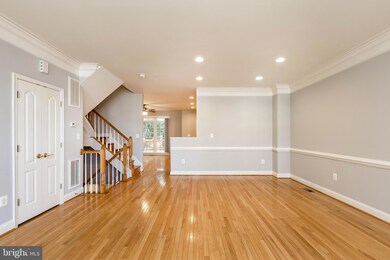 9994 Cyrandall Dr, Oakton, VA 22124 - photo 3