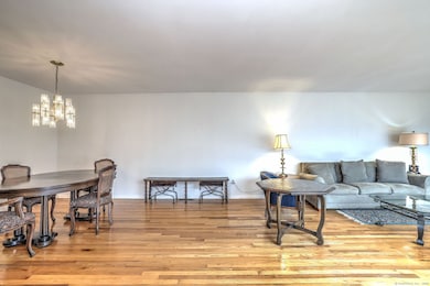 76 Charlton Hill Rd, Hamden, CT 06518 - photo 4